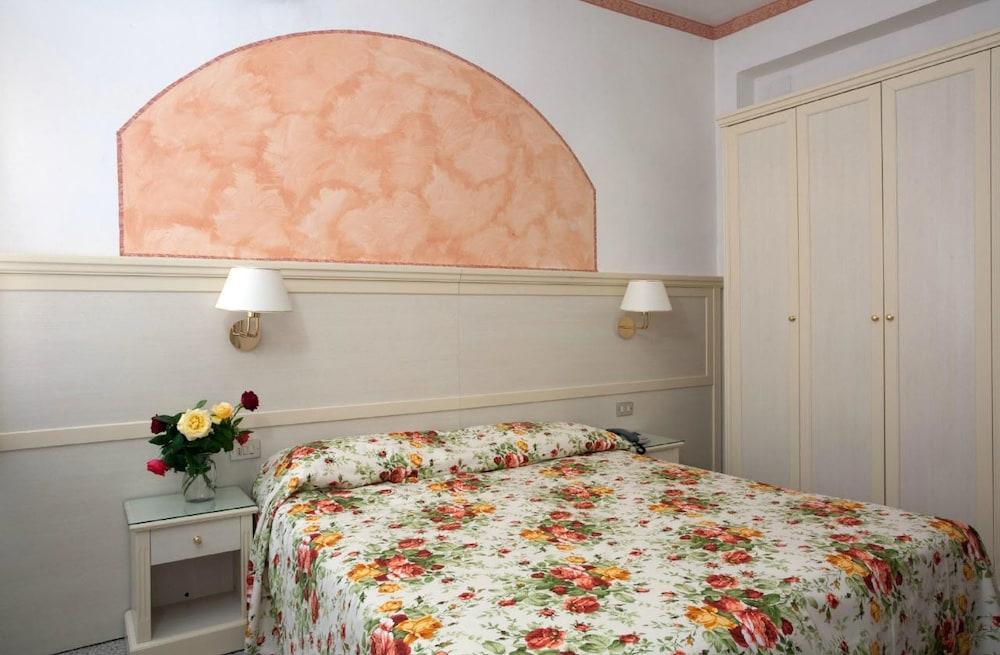 Hotel Arcade Rimini Zewnętrze zdjęcie
