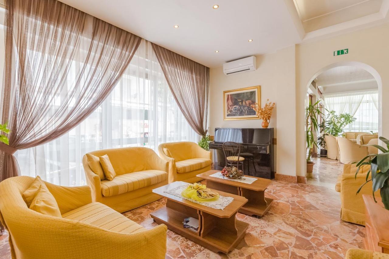 Hotel Arcade Rimini Zewnętrze zdjęcie